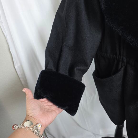 Portrait Black Faux Fur Shawl Collar Belted Jacket Women’s Size 4 Vintage Cozy - Picture 3 of 12